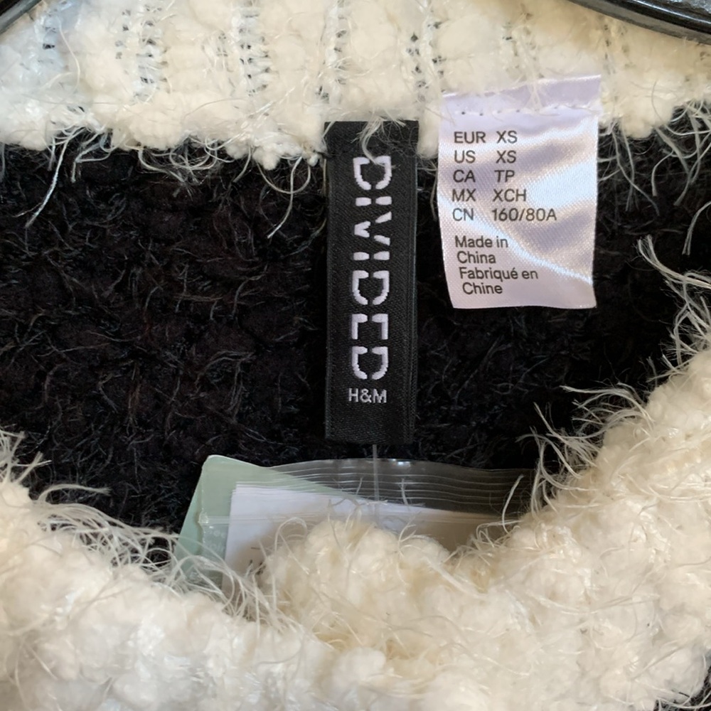 H&M Sweater - Picture 2 of 7
